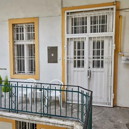 Apartment Town Hall *
